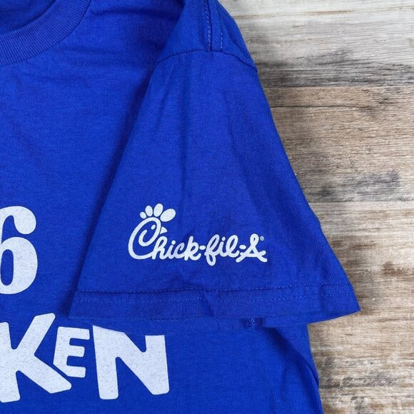 Philadelphia 76ers Bricken for Chicken Chick Fila Blue T-Shirt Size Small - Picture 5 of 5